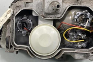 Optique avant principal droit (feux)(phare) MERCEDES CLASSE C 202