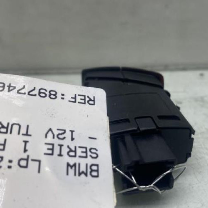 Bouton de warning BMW SERIE 1 F21 Photo n°3