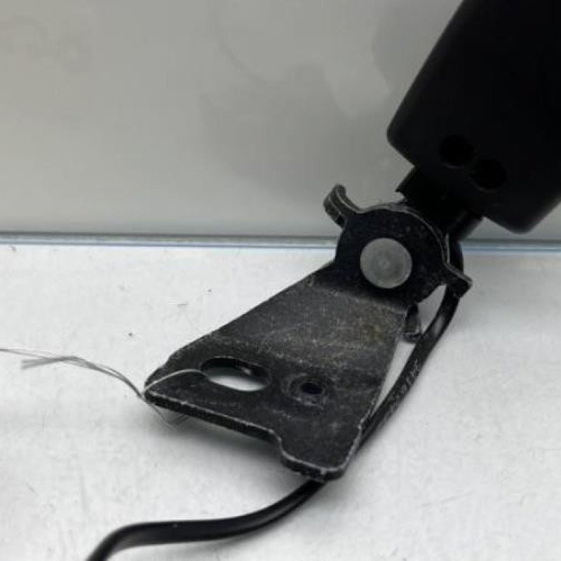 Attache ceinture arriere gauche PEUGEOT 308 2 Photo n°2