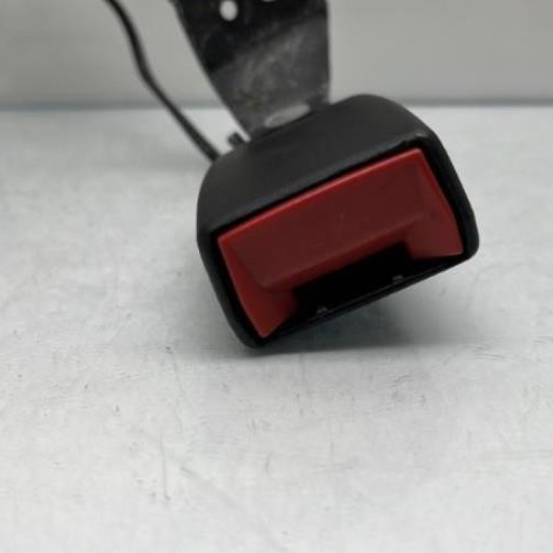 Attache ceinture arriere gauche PEUGEOT 308 2 Photo n°4