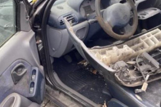 Interrupteur de leve vitre avant gauche RENAULT CLIO 2