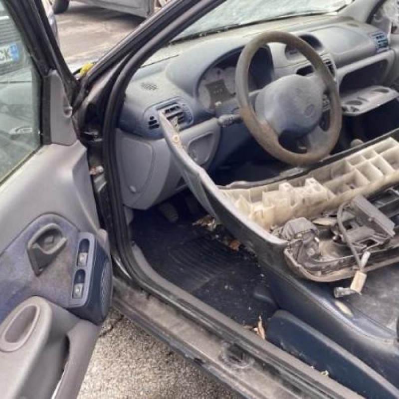 Interrupteur de leve vitre avant gauche RENAULT CLIO 2 Photo n°12