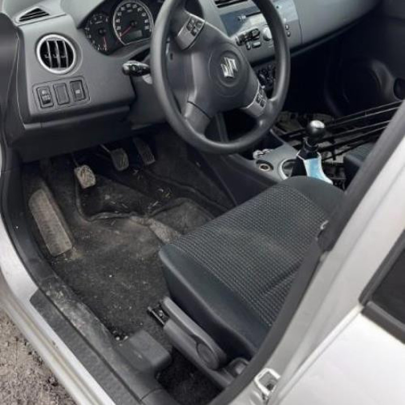 Ceinture arriere gauche SUZUKI SWIFT 3 Photo n°10