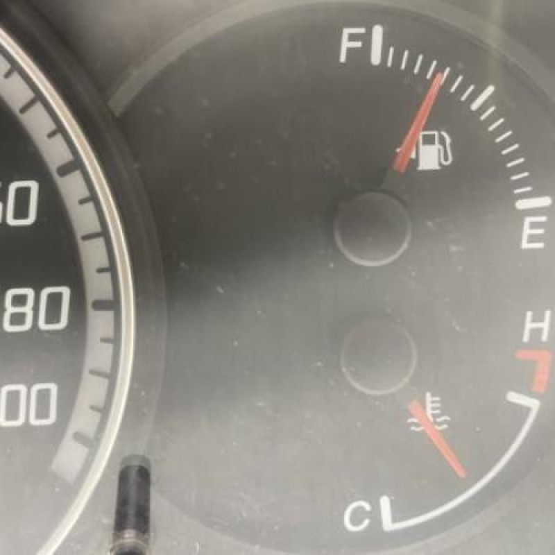 Compteur SUZUKI SWIFT 3 Photo n°4