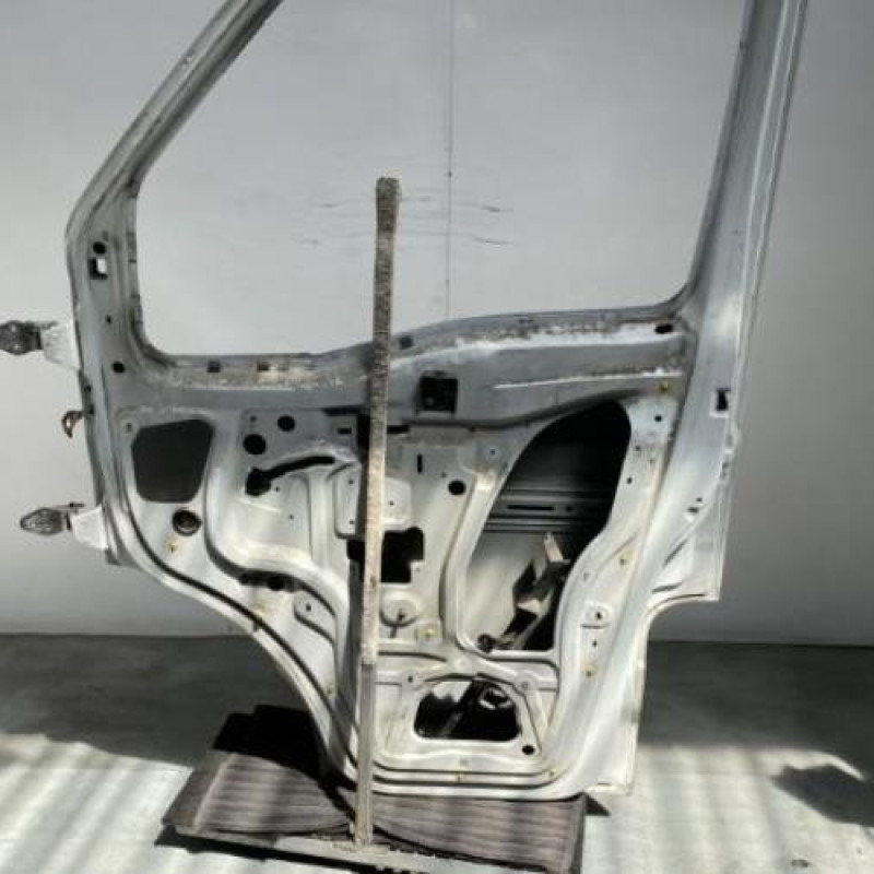 Porte avant droit RENAULT MASTER 2 Photo n°6