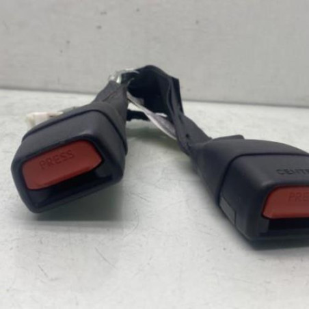 Attache ceinture arriere gauche TOYOTA YARIS 3 Photo n°1