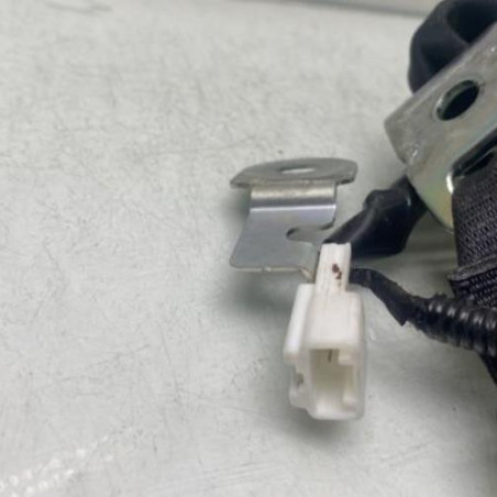 Attache ceinture arriere gauche TOYOTA YARIS 3