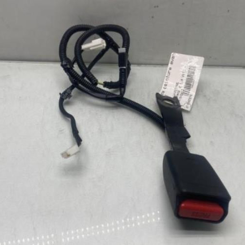 Attache ceinture avant droit TOYOTA YARIS 3 Photo n°1