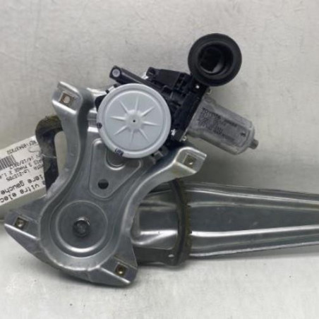 Leve vitre electrique arriere gauche TOYOTA YARIS 3 Photo n°1