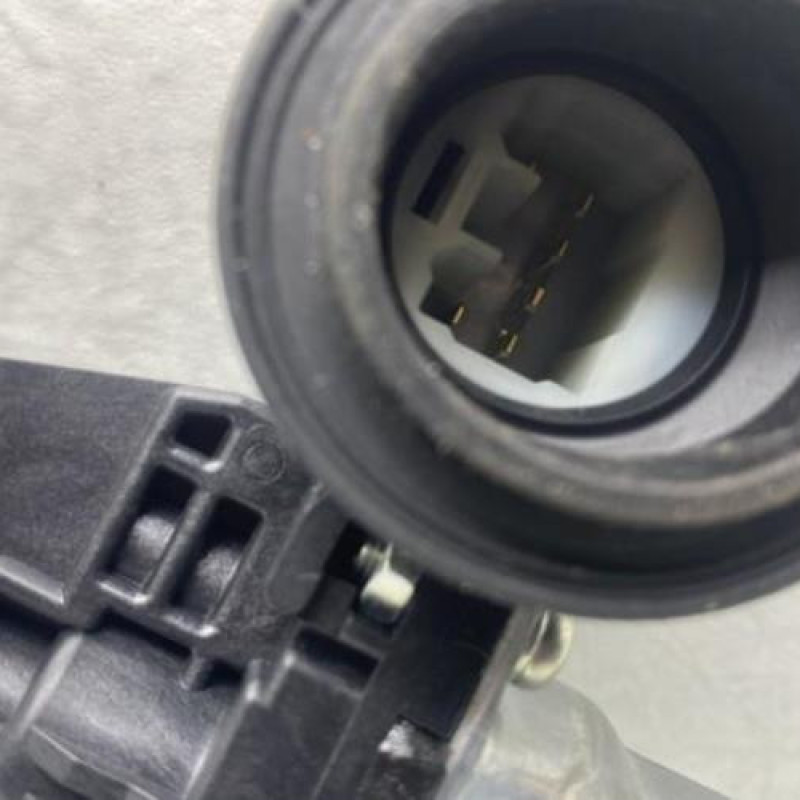 Leve vitre electrique arriere gauche TOYOTA YARIS 3 Photo n°4