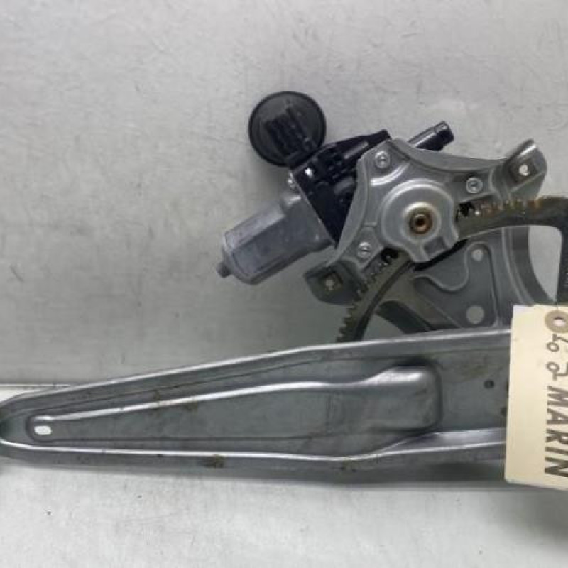Leve vitre electrique arriere gauche TOYOTA YARIS 3 Photo n°6