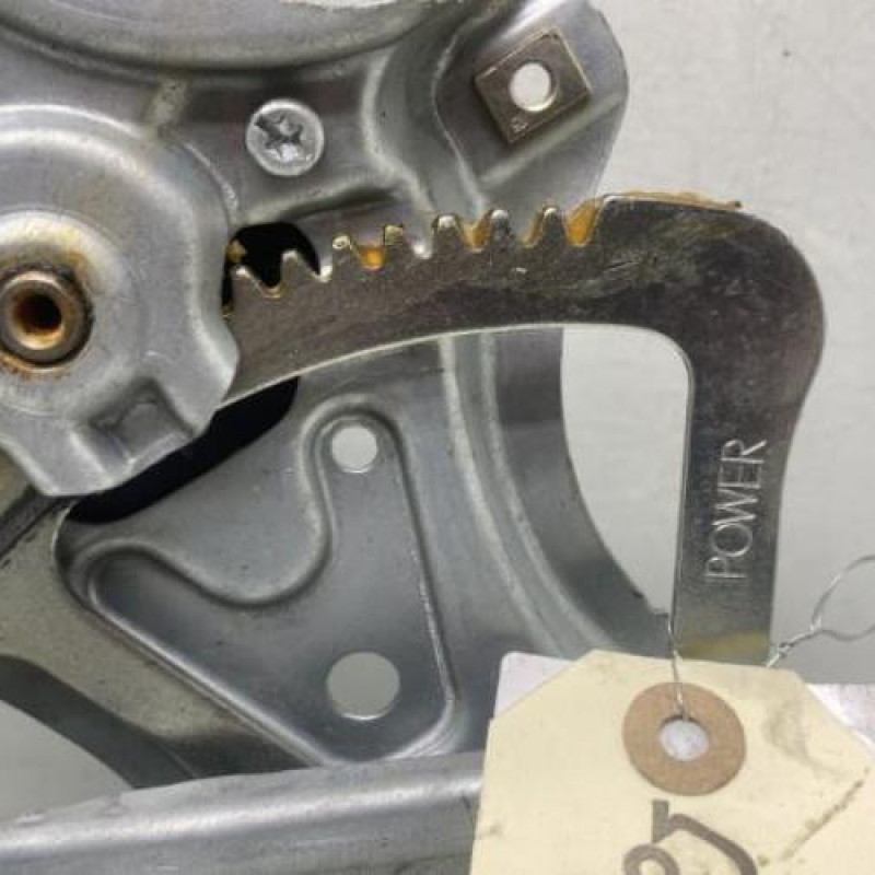 Leve vitre electrique arriere gauche TOYOTA YARIS 3 Photo n°7