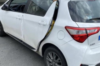 Serrure avant droit TOYOTA YARIS 3