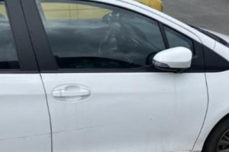 Serrure avant droit TOYOTA YARIS 3