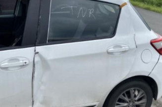 Serrure avant droit TOYOTA YARIS 3