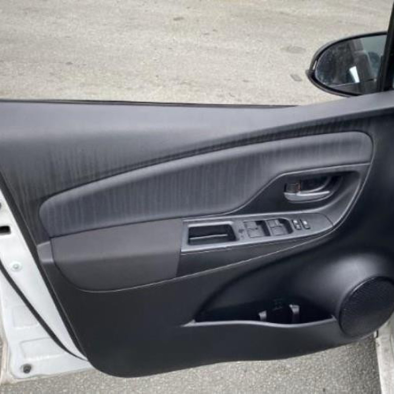 Serrure avant droit TOYOTA YARIS 3 Photo n°18