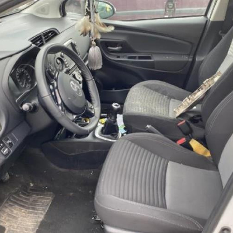 Serrure avant droit TOYOTA YARIS 3 Photo n°19