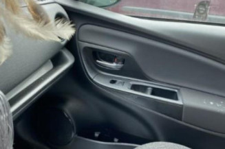 Amortisseur avant droit TOYOTA YARIS 3