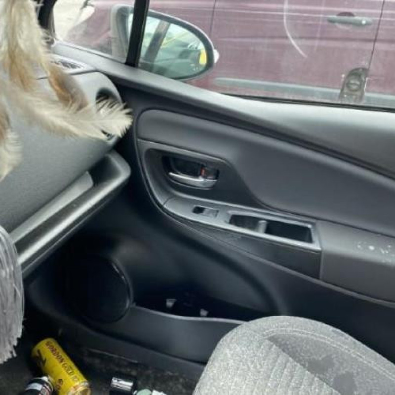 Amortisseur avant droit TOYOTA YARIS 3 Photo n°17