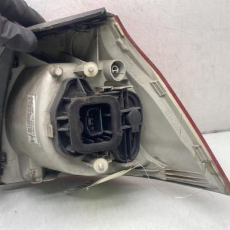 Feu arriere principal gauche (feux) VOLKSWAGEN GOLF 5 Photo n°3