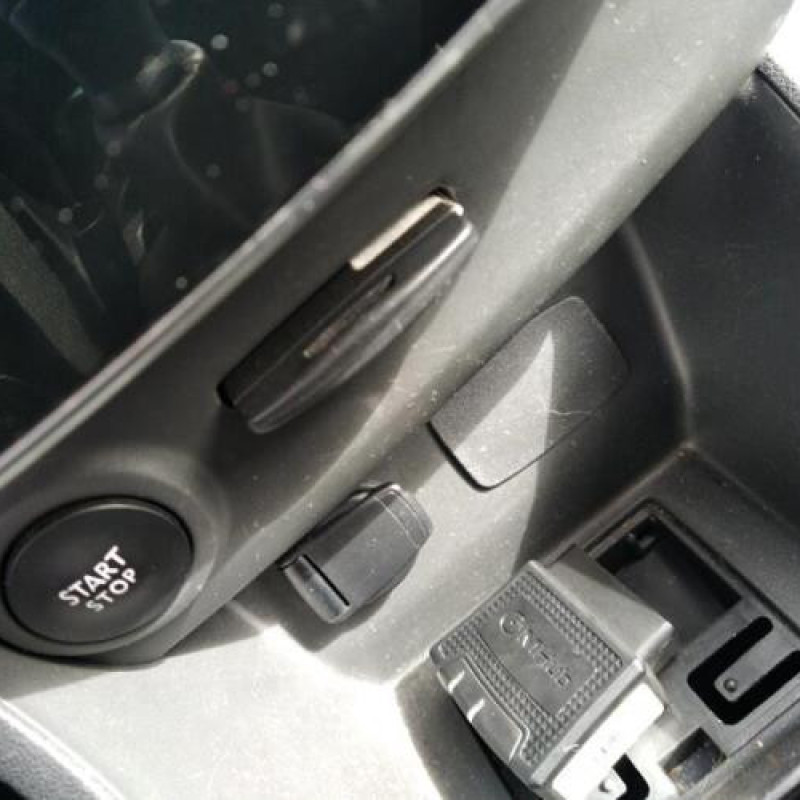 Air bag conducteur RENAULT CLIO 4 Photo n°13