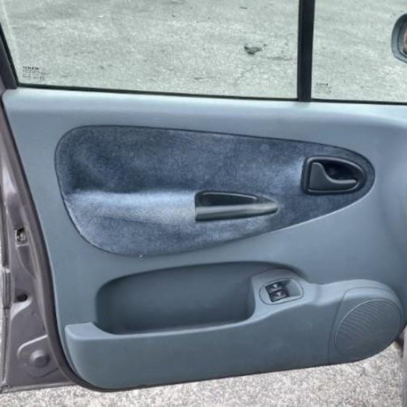 Serrure arriere droit RENAULT SCENIC 1 Photo n°11