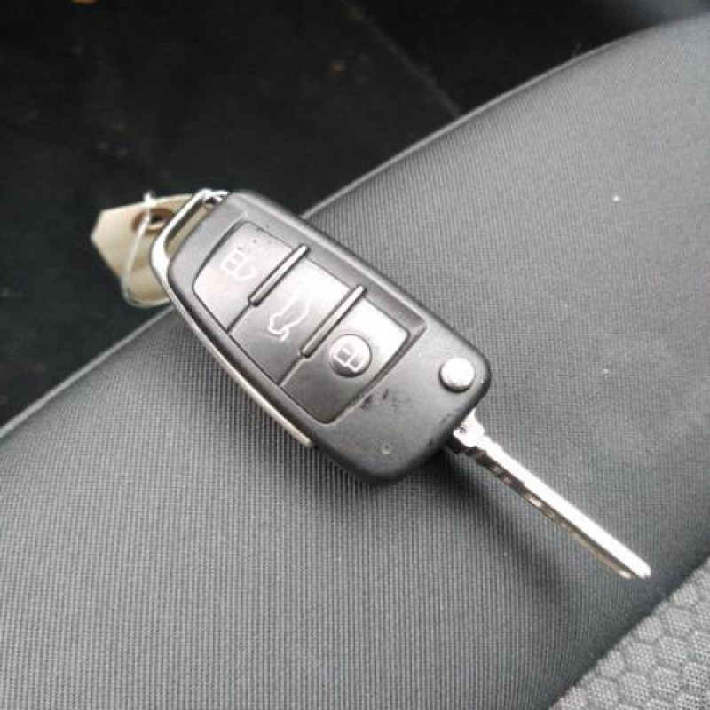 Ceinture arriere gauche AUDI A1 1 Photo n°8