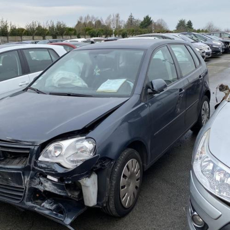 Malle/Hayon arriere VOLKSWAGEN POLO 4 Photo n°15