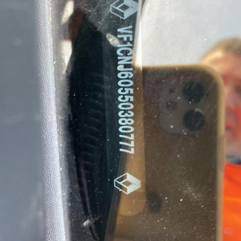 Attache ceinture arriere gauche RENAULT TWINGO 2 Photo n°8