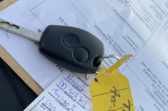 Attache ceinture arriere gauche RENAULT TWINGO 2
