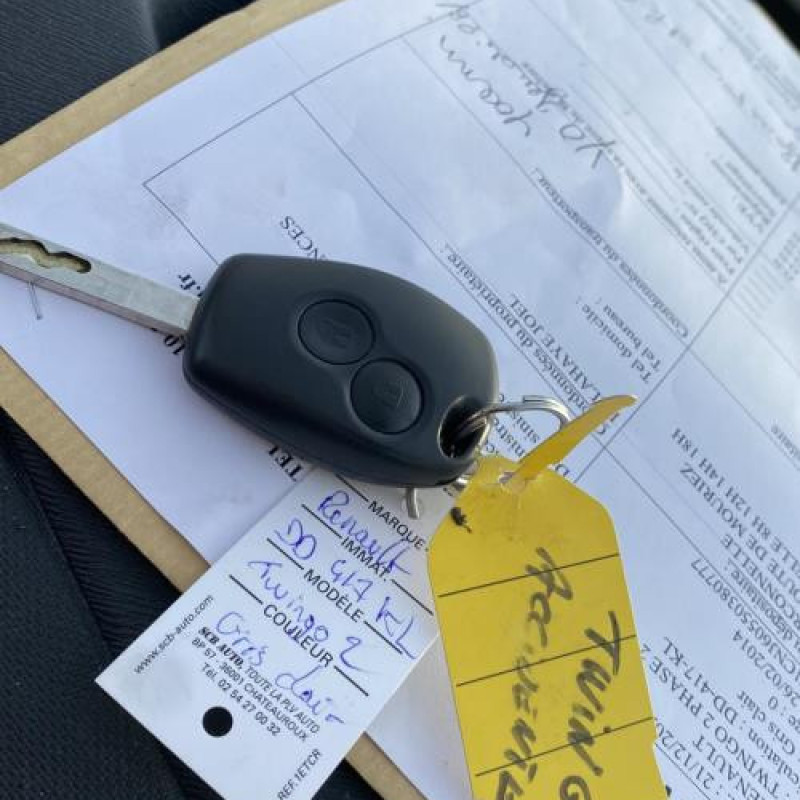 Attache ceinture arriere gauche RENAULT TWINGO 2 Photo n°12