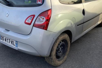Attache ceinture arriere gauche RENAULT TWINGO 2