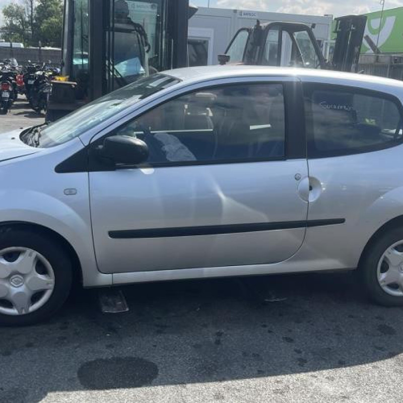 Attache ceinture arriere gauche RENAULT TWINGO 2 Photo n°17