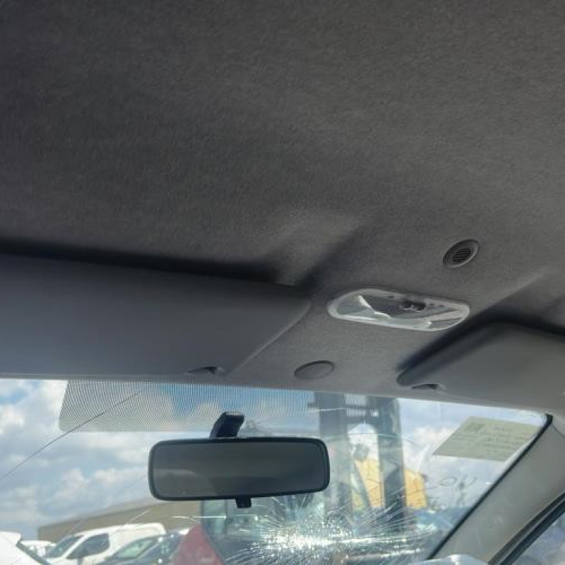 Attache ceinture arriere gauche RENAULT TWINGO 2 Photo n°20