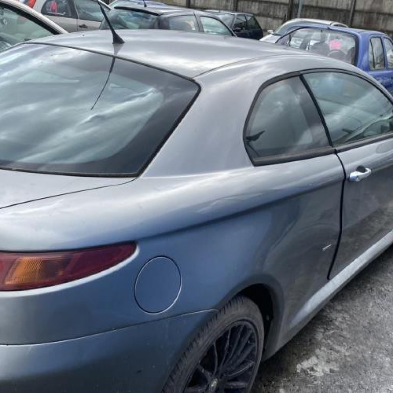 Bouton de warning ALFA ROMEO GT Photo n°13
