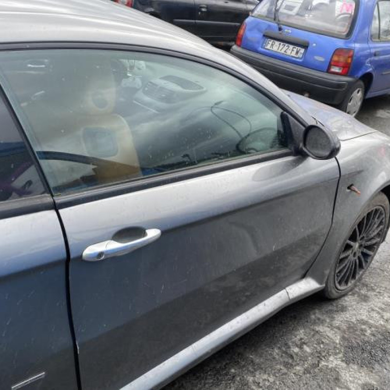 Bouton de warning ALFA ROMEO GT Photo n°14
