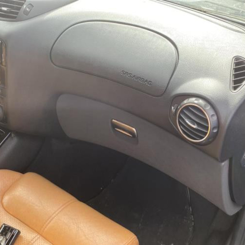 Bouton de warning ALFA ROMEO GT Photo n°19