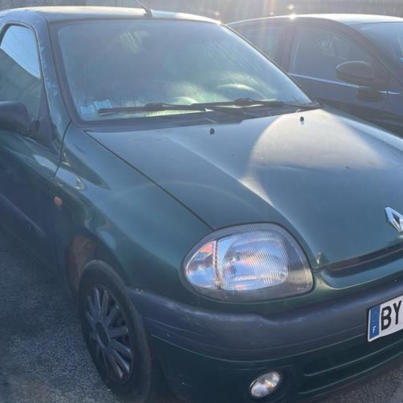 Attache ceinture arriere gauche RENAULT CLIO 2 Photo n°5