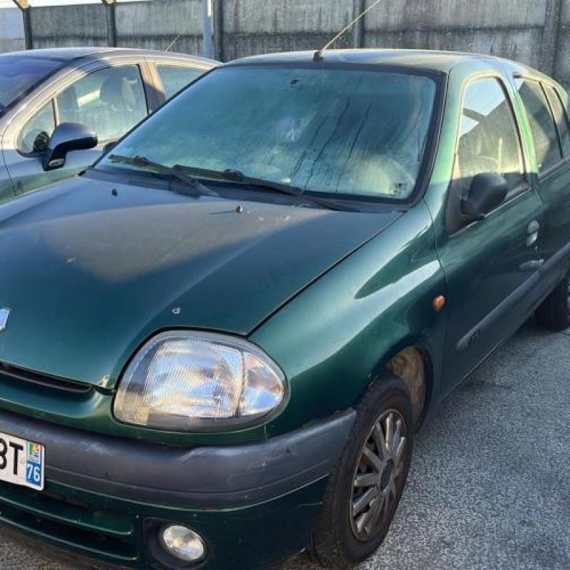 Attache ceinture arriere gauche RENAULT CLIO 2 Photo n°6