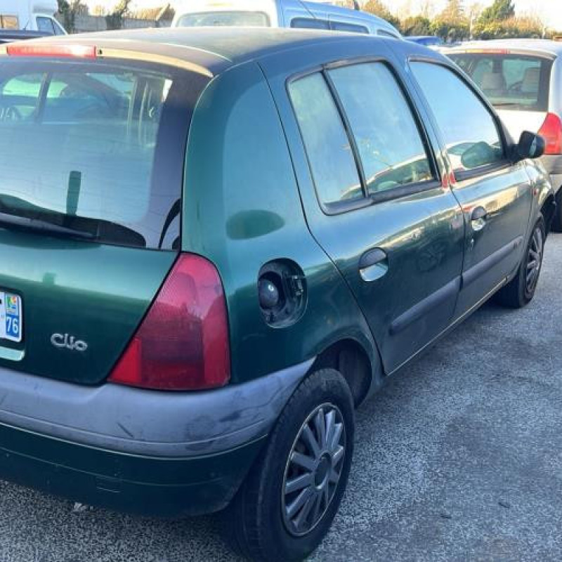 Attache ceinture arriere gauche RENAULT CLIO 2 Photo n°7