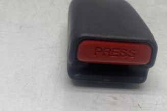 Attache ceinture avant droit NISSAN JUKE 1