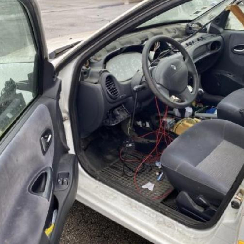 Leve vitre electrique avant droit RENAULT MEGANE 1 Photo n°18