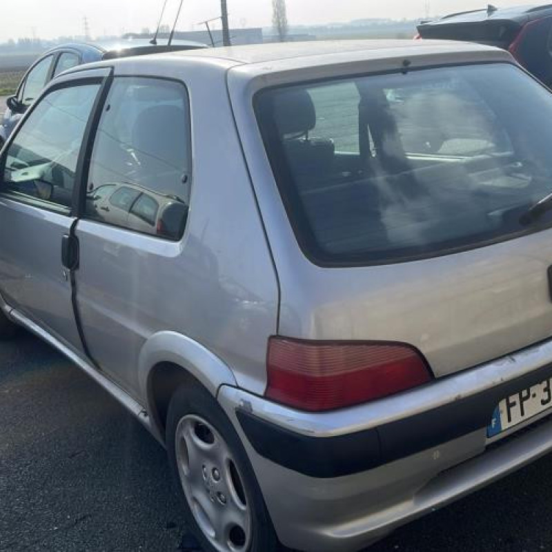Feu arriere principal droit (feux) PEUGEOT 106 Photo n°9