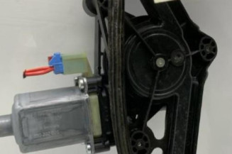 Leve vitre electrique avant gauche SKODA OCTAVIA 3