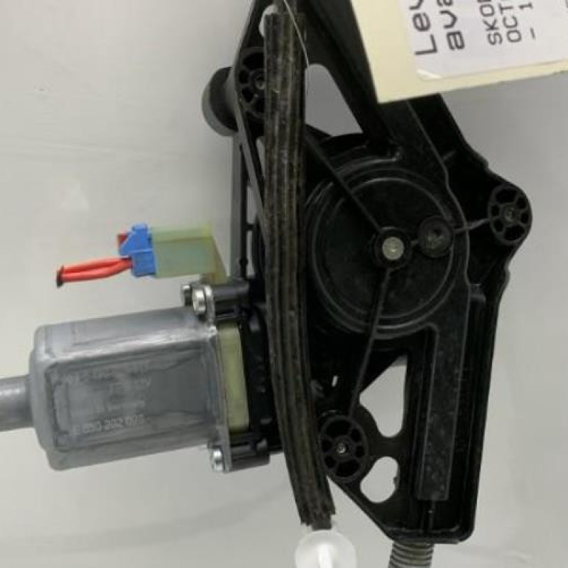Leve vitre electrique avant gauche SKODA OCTAVIA 3 Photo n°6