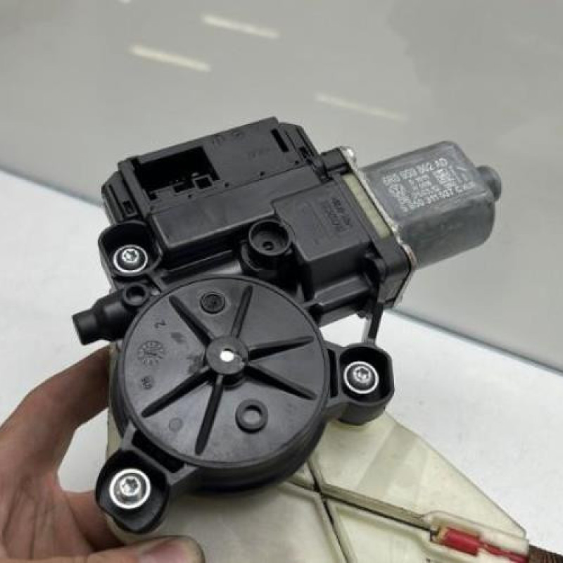 Leve vitre electrique avant droit VOLKSWAGEN POLO 5 Photo n°9