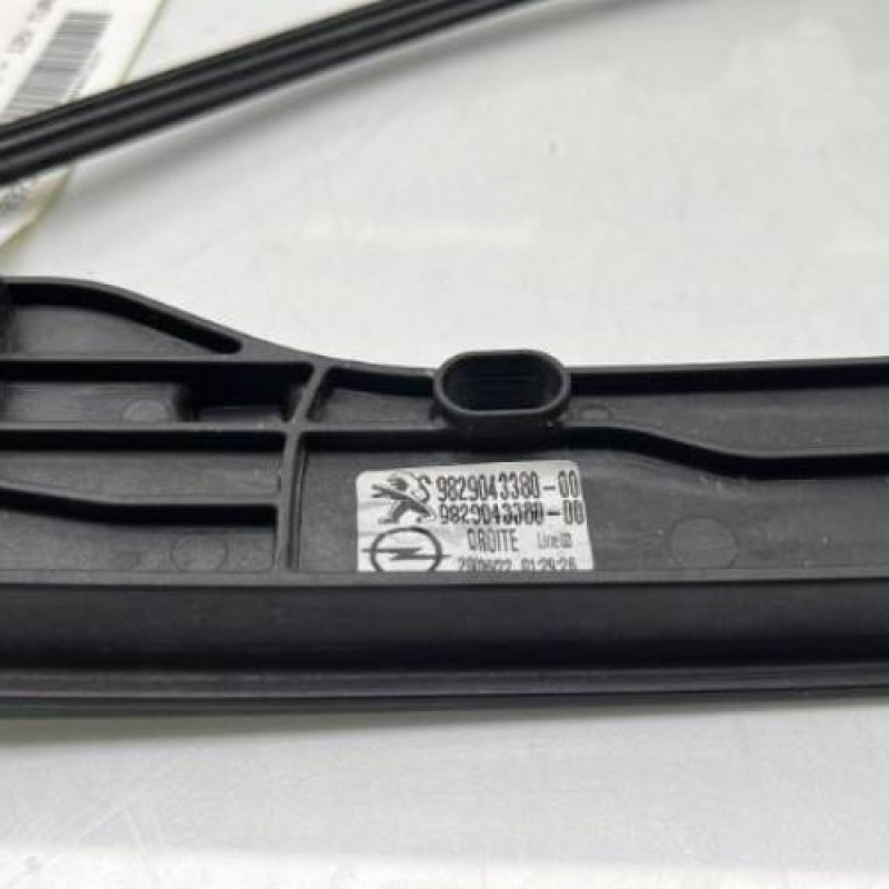 Leve vitre electrique avant droit PEUGEOT 208 2 Photo n°9