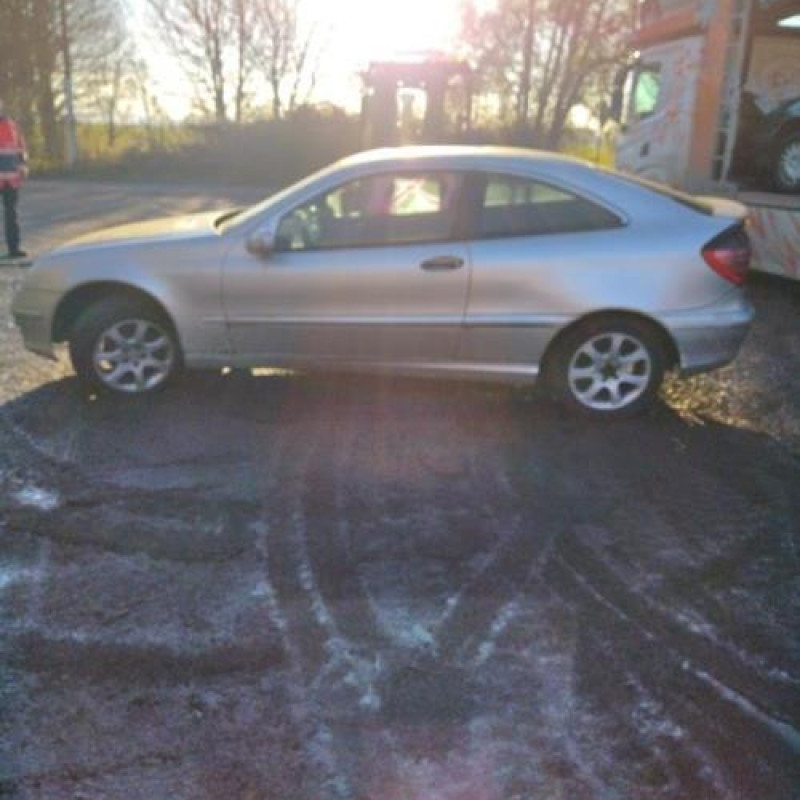Feu arriere principal gauche (feux) MERCEDES CLASSE C 203 COUPE SPORT Photo n°12
