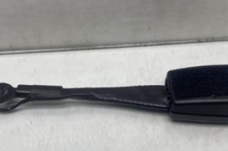 Attache ceinture avant droit FORD FIESTA 6 Photo n°1