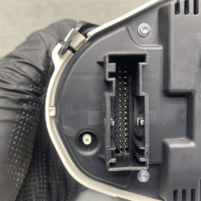 Compteur FORD FIESTA 6 Photo n°3